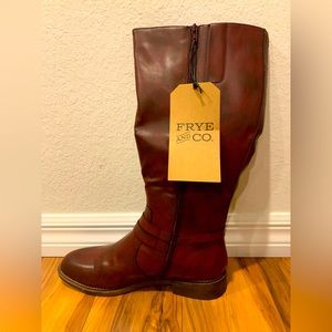 *NEW IN BOX* Frye Gibson Women’s Boots